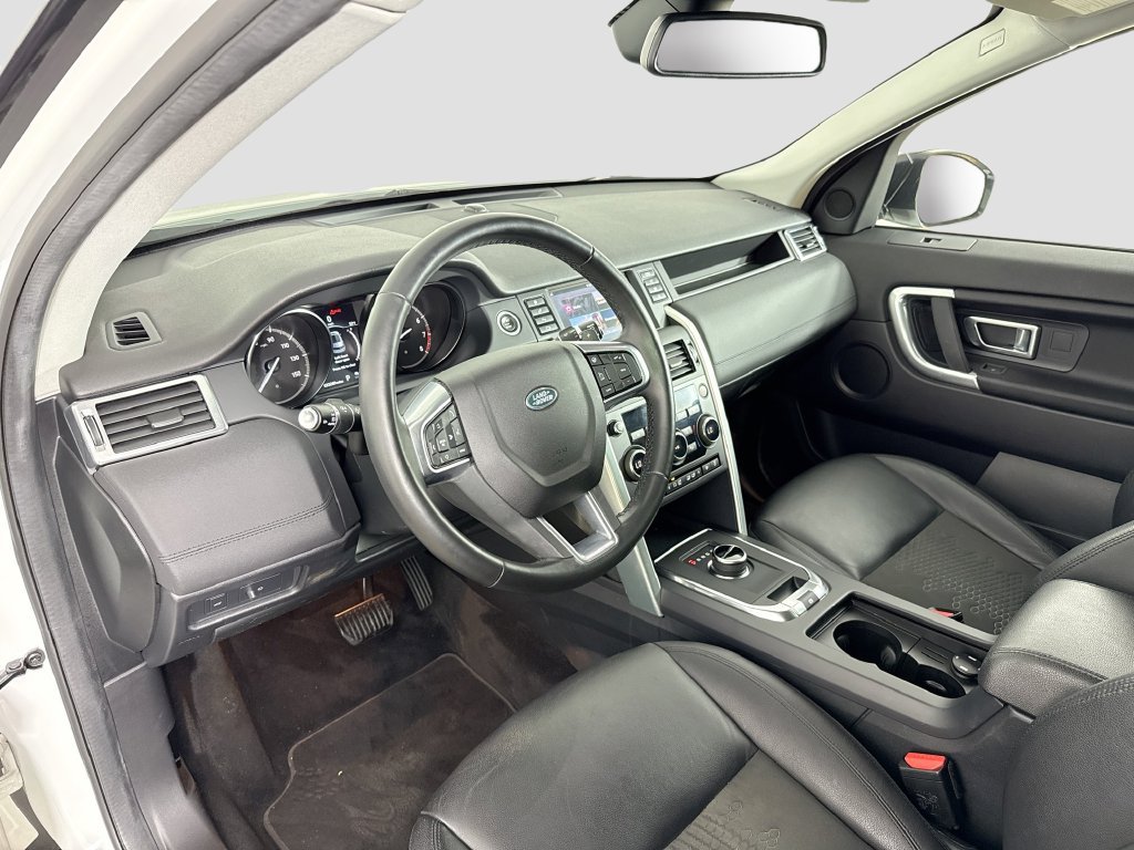Used 2019 Land Rover Discovery Sport SE AWD/4WD image 30