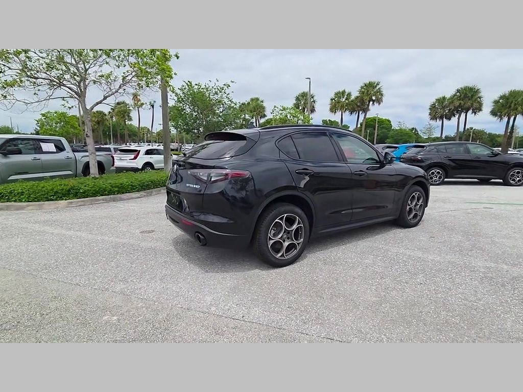 New 2025 Alfa Romeo Stelvio Sprint w/ Convenience Package AWD/4WD image 24