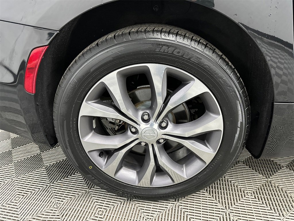 Used 2017 Chrysler Pacifica Limited w/ UConnect Theater Package image 20