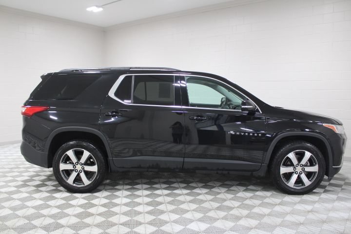 Used 2020 Chevrolet Traverse LT w/ LT Premium Package AWD/4WD image 12