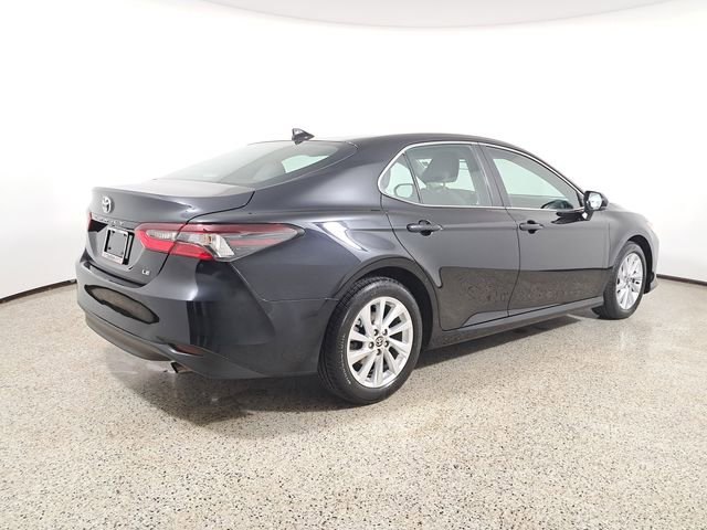 Used 2024 Toyota Camry LE image 5