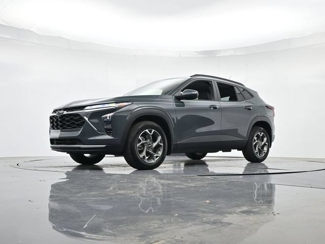 Used 2025 Chevrolet Trax LT w/ Driver Confidence Package FWD image 35