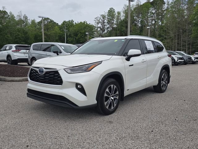 Used 2021 Toyota Highlander XLE image 4