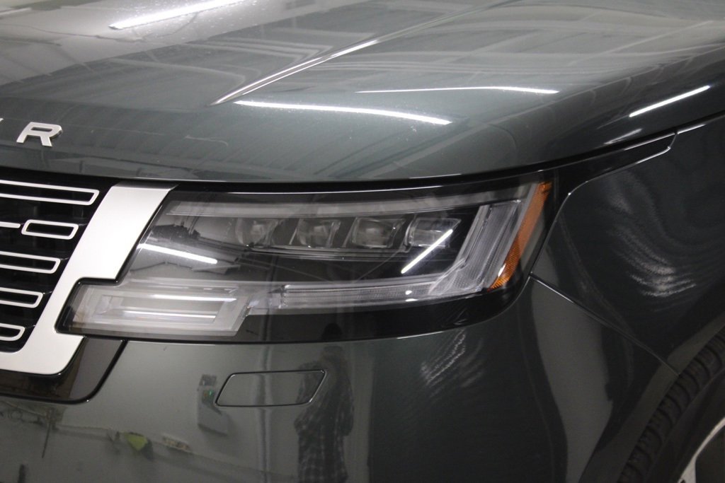 Used 2024 Land Rover Range Rover Long Wheelbase Autobiography image 12