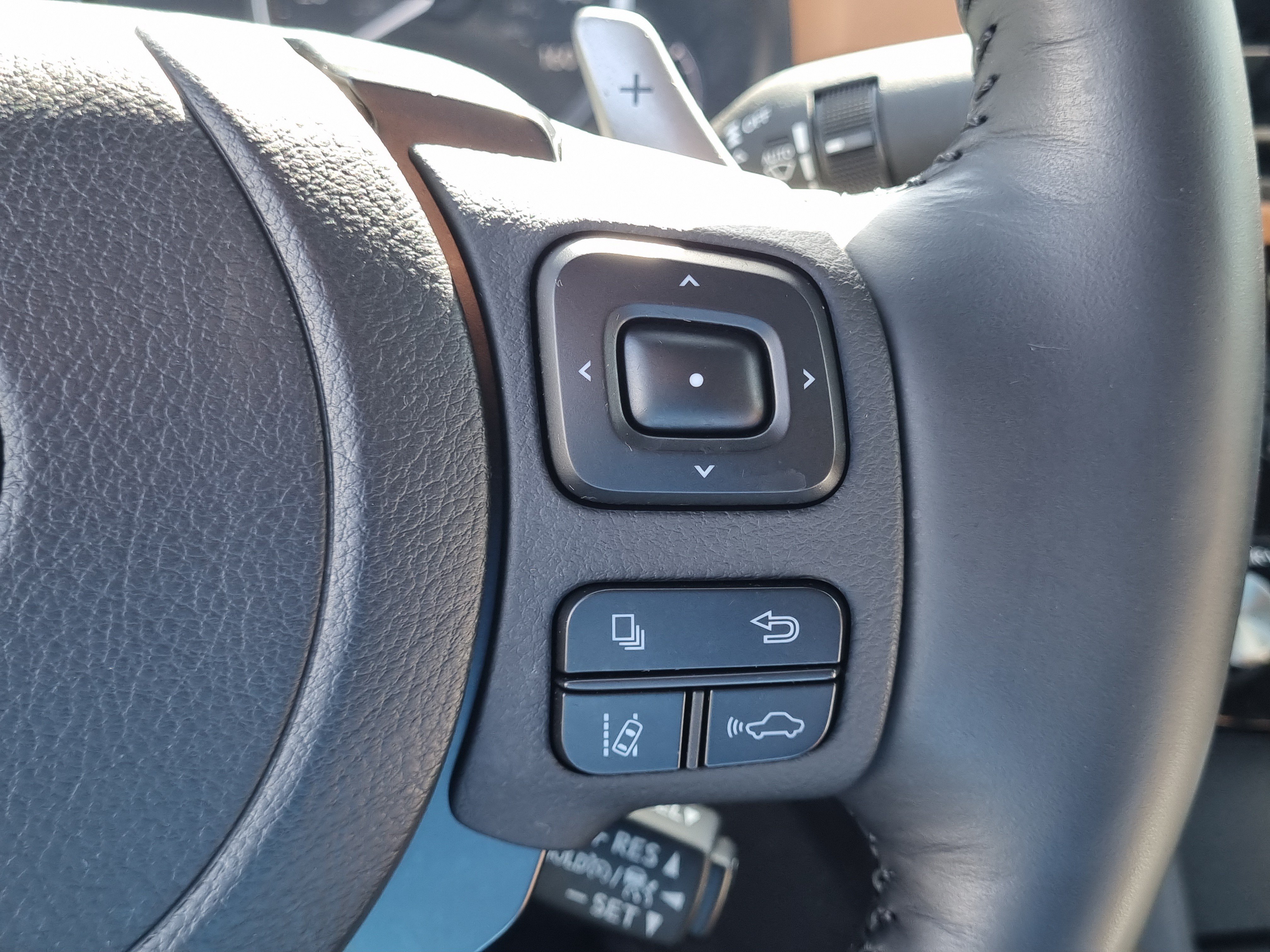 Used 2024 Lexus IS 300 w/ Comfort Package RWD image 20