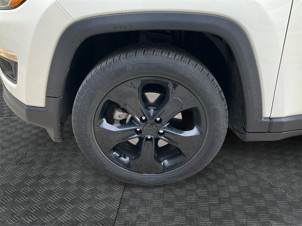 Used 2020 Jeep Compass Latitude image 9