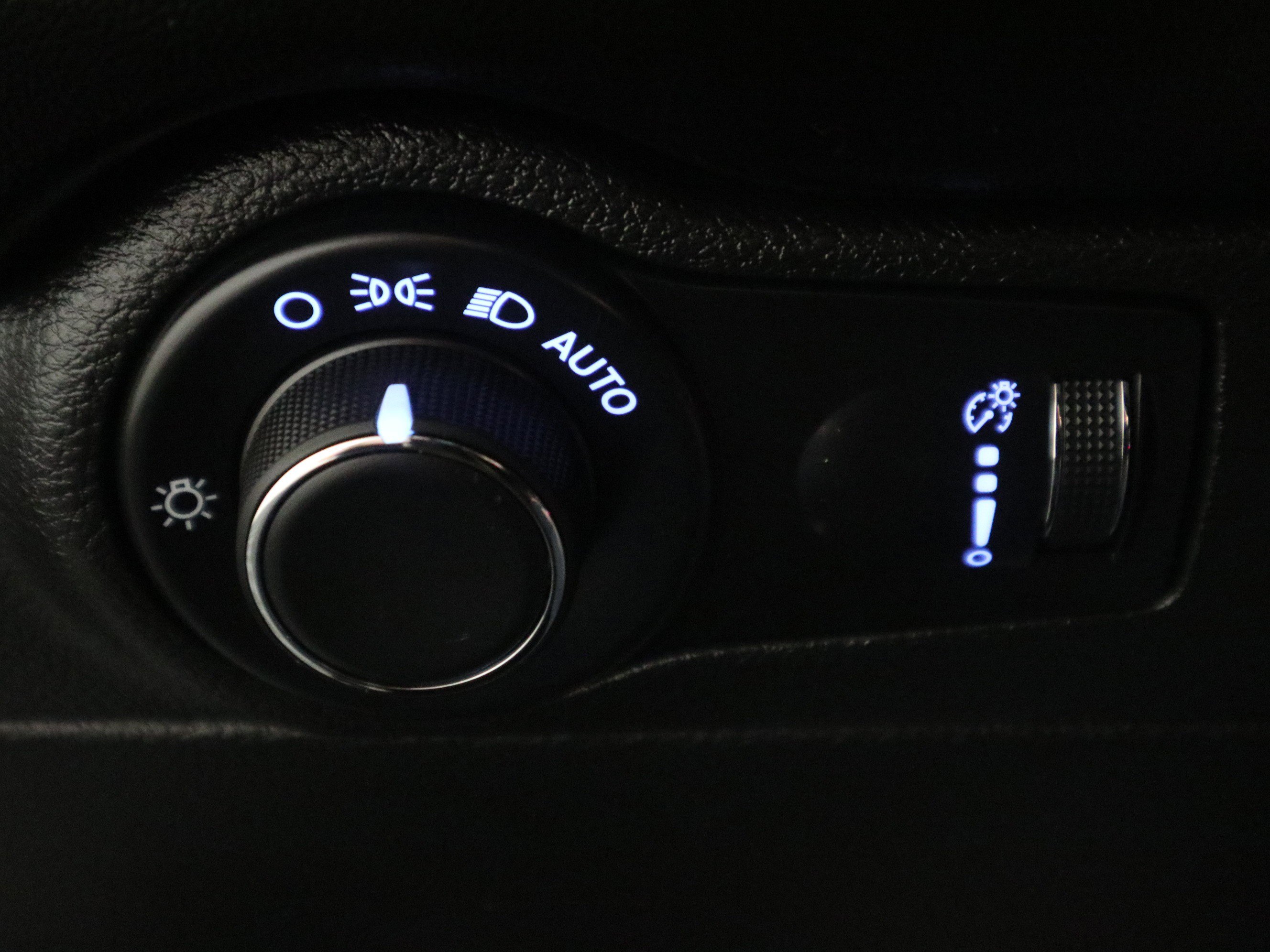 Used 2025 Dodge Durango GT image 34