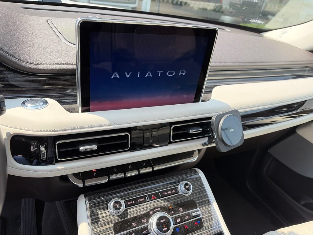 Used 2023 Lincoln Aviator Black Label AWD/4WD image 16