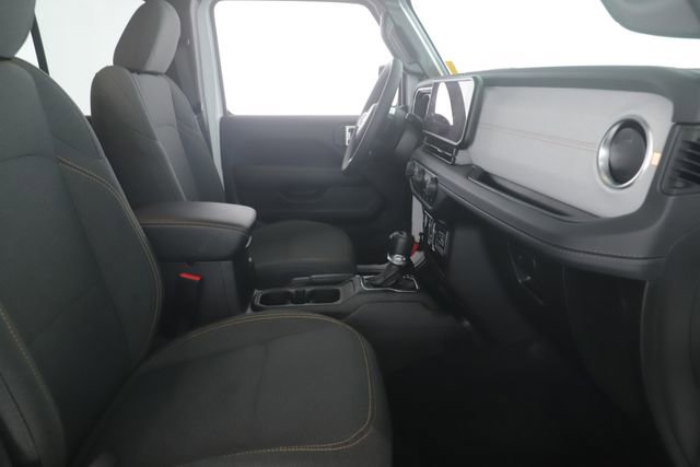 Used 2025 Jeep Wrangler Unlimited Sahara w/ Safety Group image 29