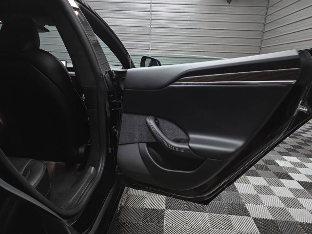 Used 2022 Tesla Model S AWD/4WD image 36