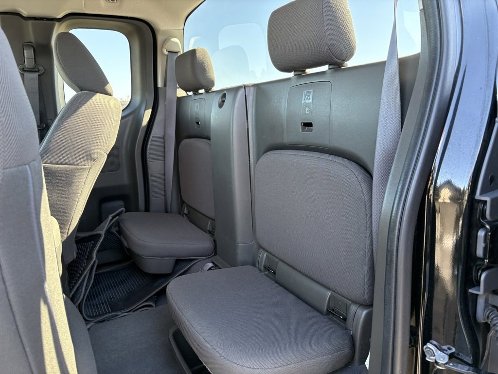 Used 2020 Nissan Frontier S image 19