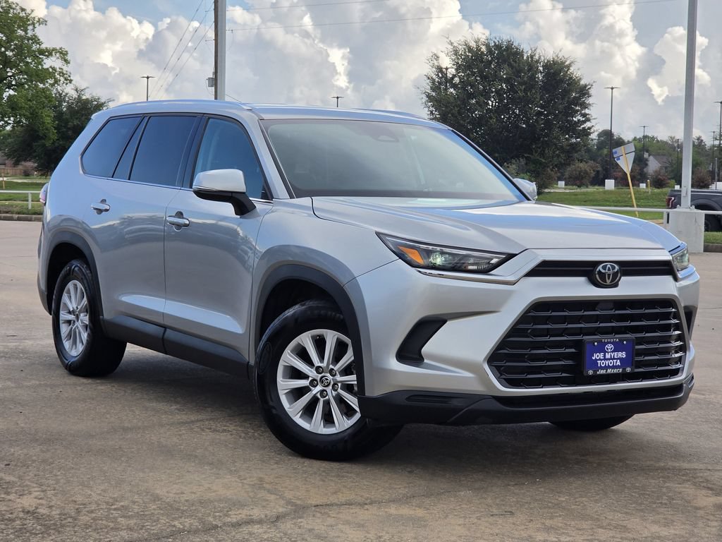 Used 2025 Toyota Grand Highlander AWD image 2