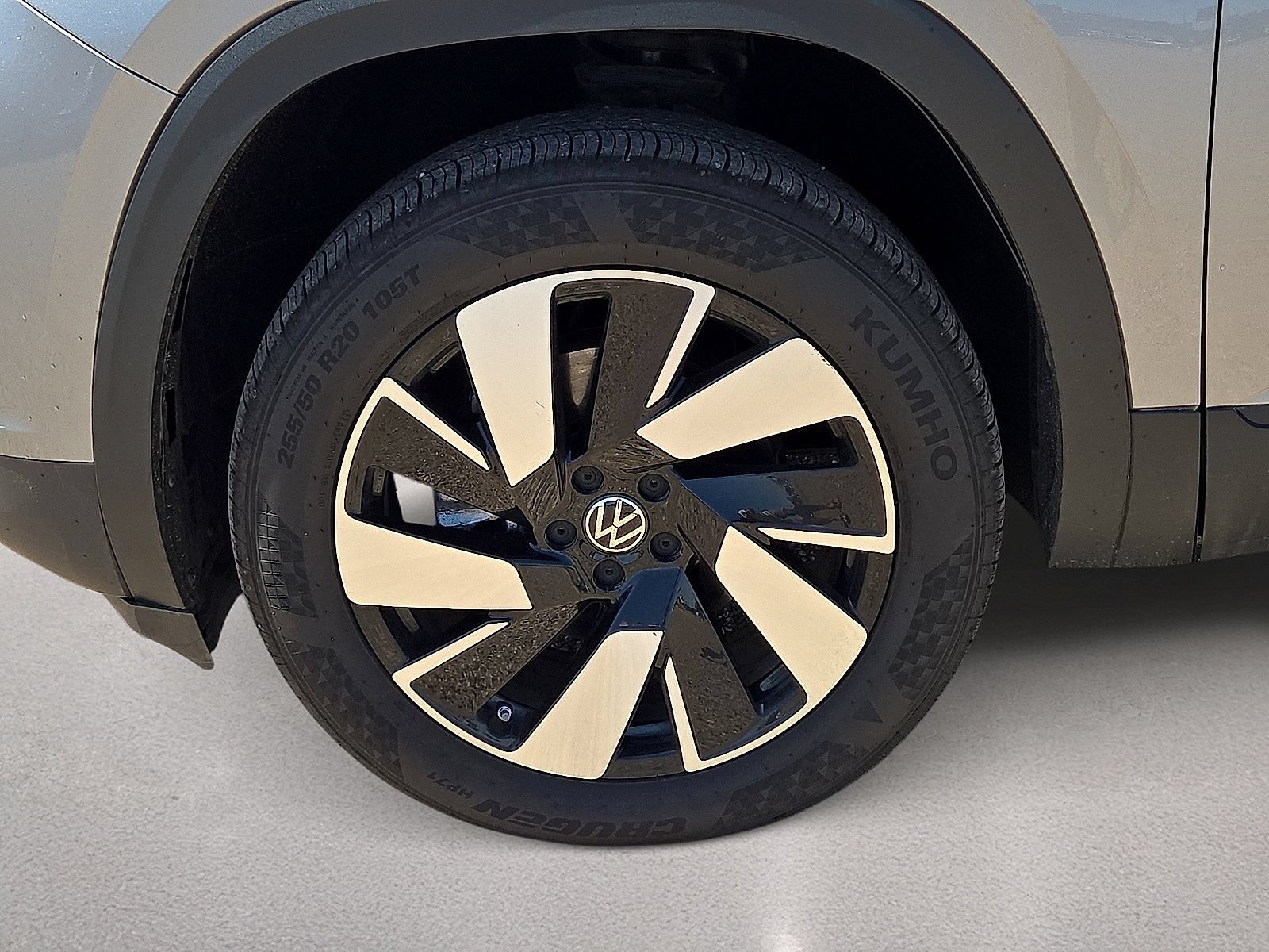 Used 2026 Volkswagen Atlas Cross Sport SE FWD image 10