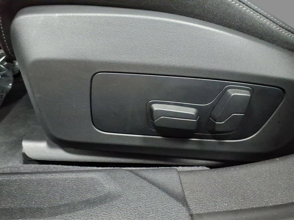 Used 2025 BMW 228i xDrive AWD/4WD image 18