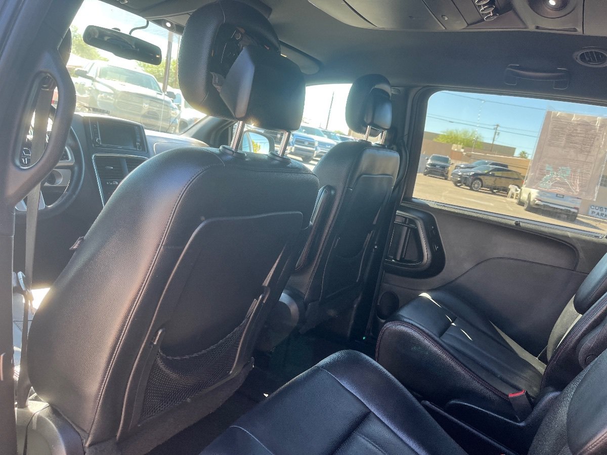 Used 2016 Dodge Grand Caravan R/T w/ Driver Convenience Group FWD image 27