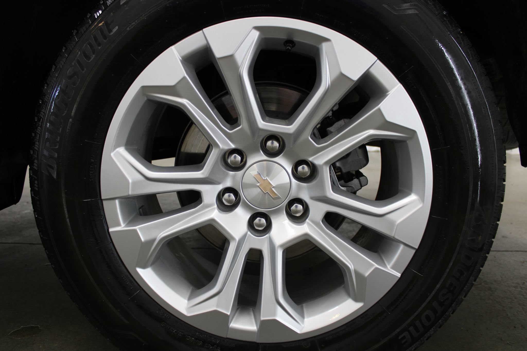 Used 2025 Chevrolet Silverado 1500 LTZ AWD/4WD image 9