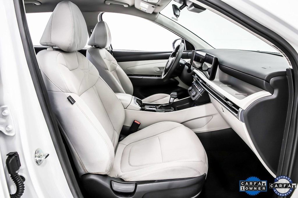 Used 2025 Hyundai Tucson SE image 32