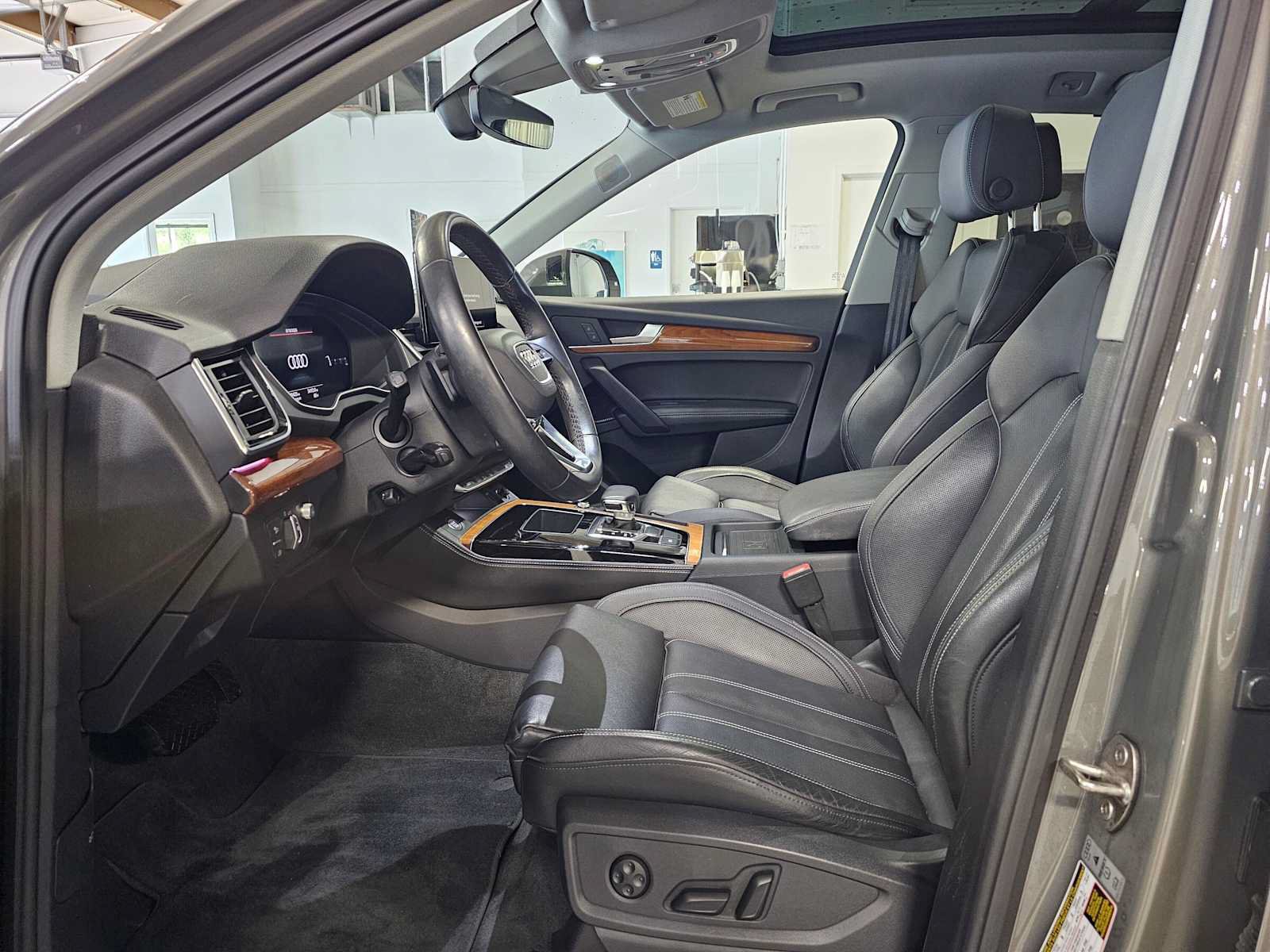 Used 2023 Audi Q5 2.0T Prestige w/ Prestige Package AWD/4WD image 22