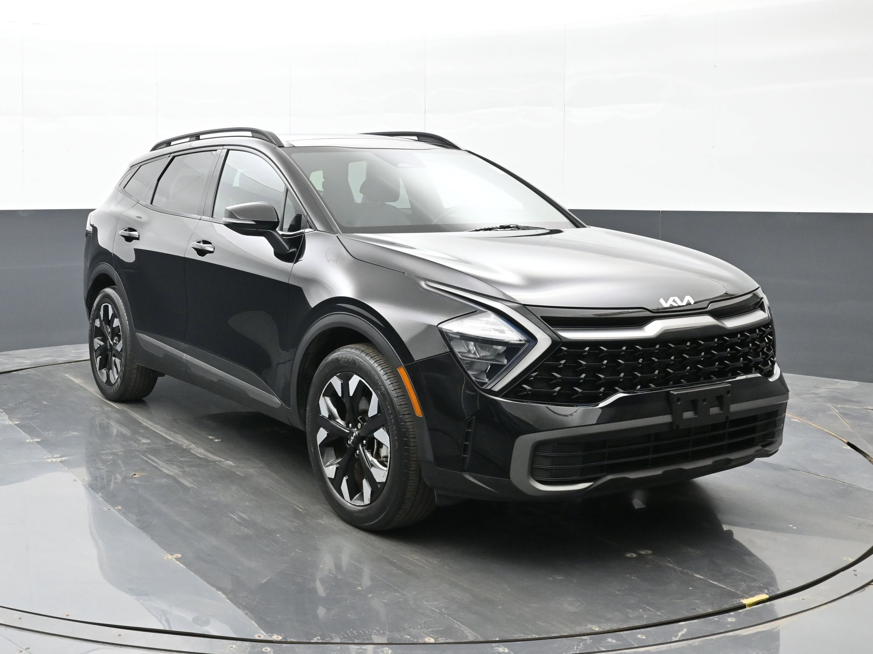 Used 2023 Kia Sportage X-Line w/ X-Line Premium Package image 2