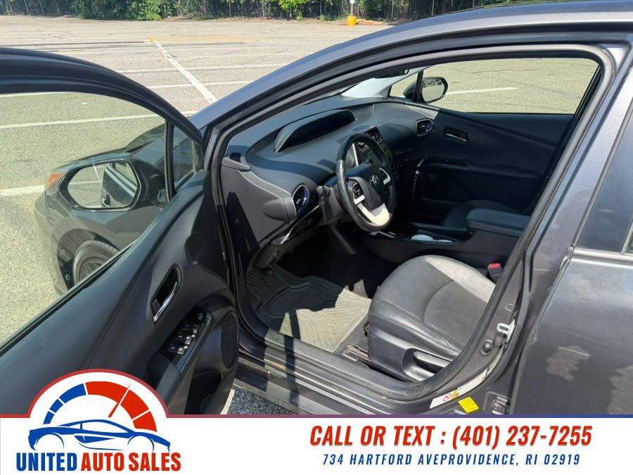 Used 2016 Toyota Prius Four FWD image 9