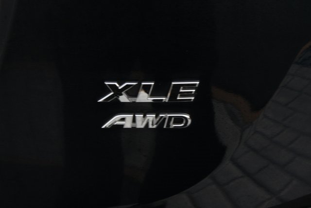 Used 2018 Toyota RAV4 XLE image 54