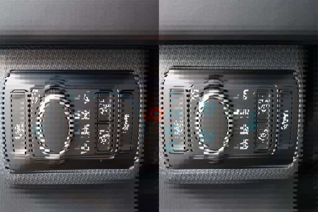 New 2025 Ford Mustang Mach-E Premium image 19