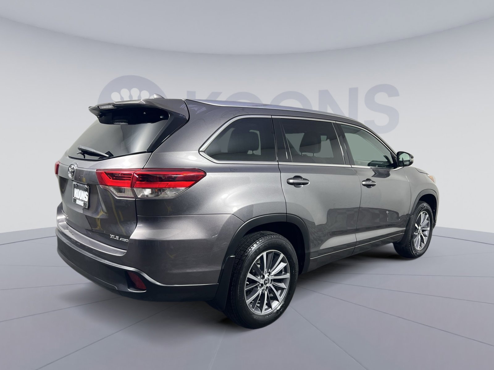 Used 2018 Toyota Highlander XLE image 4
