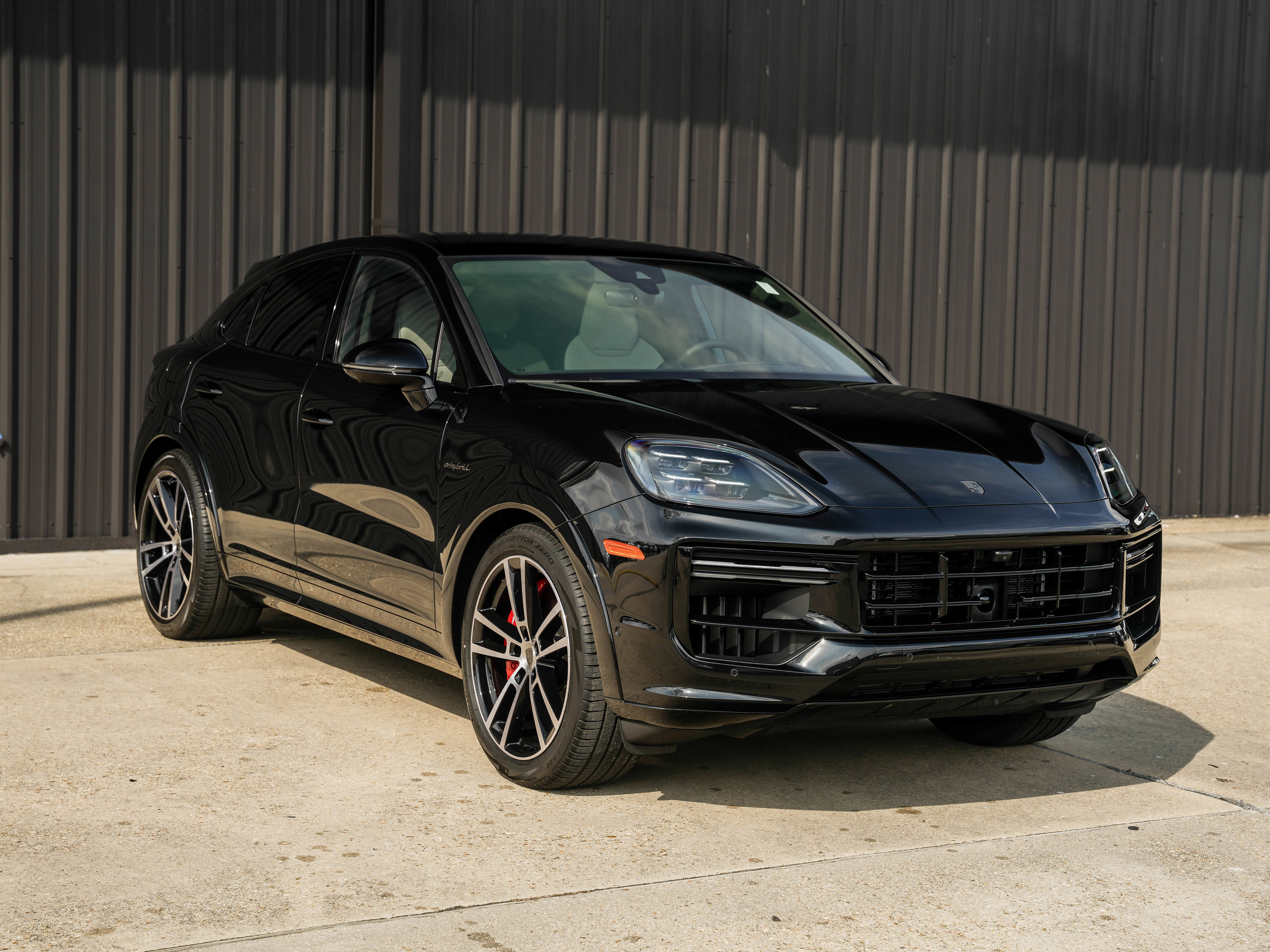 New 2026 Porsche Cayenne Turbo image 7