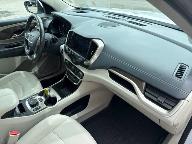 Used 2022 GMC Terrain Denali w/ Denali Premium Package AWD/4WD image 15
