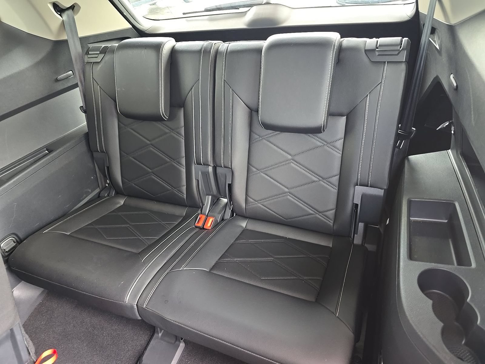 Used 2025 Volkswagen Atlas SE FWD image 6