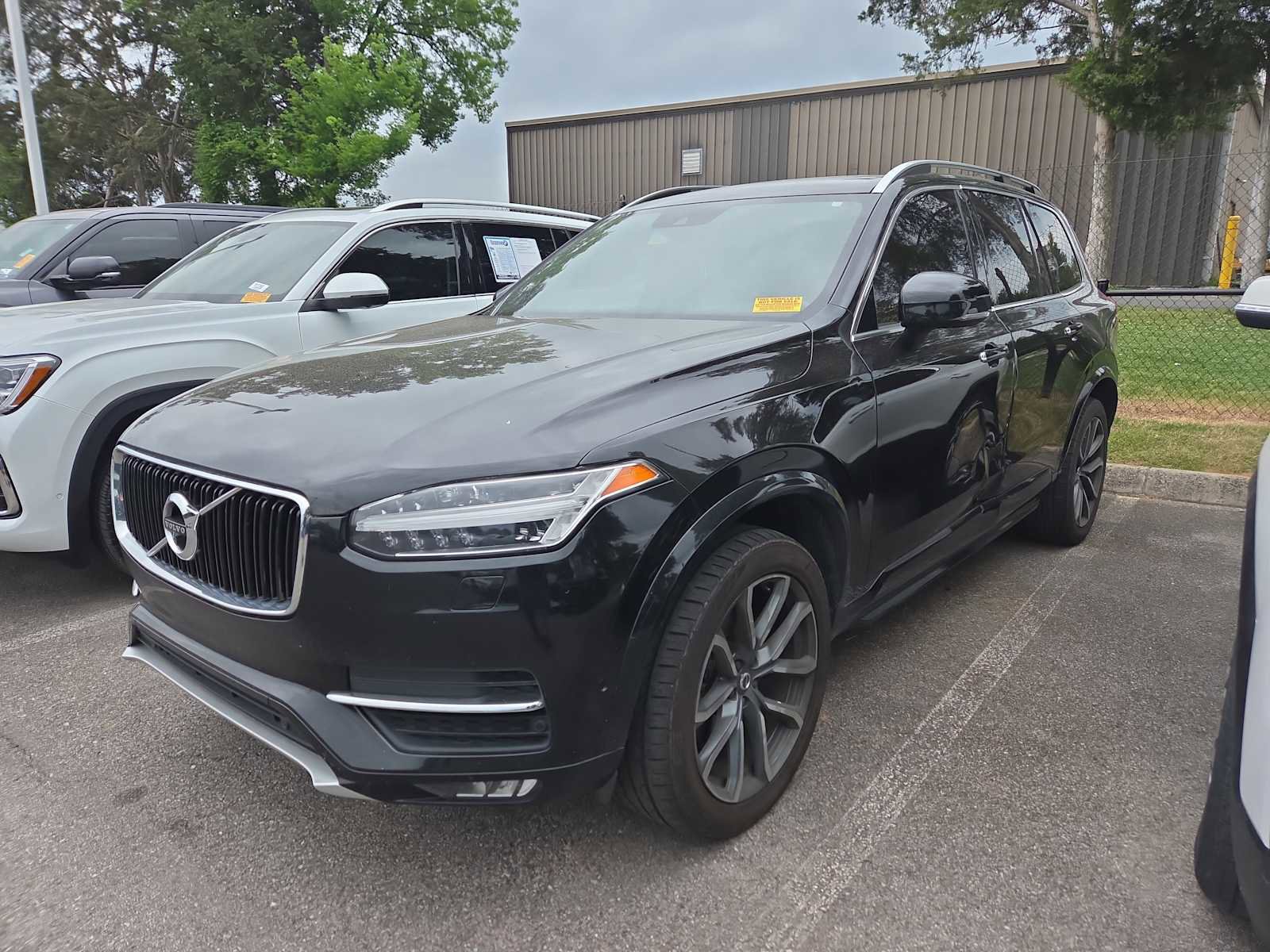 Used 2017 Volvo XC90 T6 Momentum w/ Vision Package AWD/4WD image 9