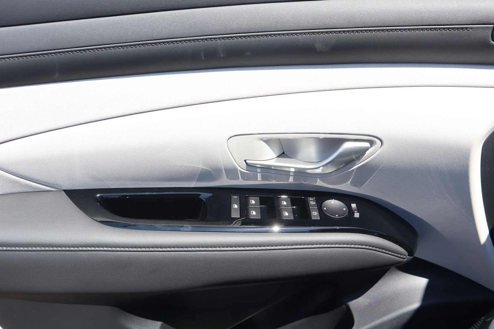 New 2025 Hyundai Tucson Limited image 22