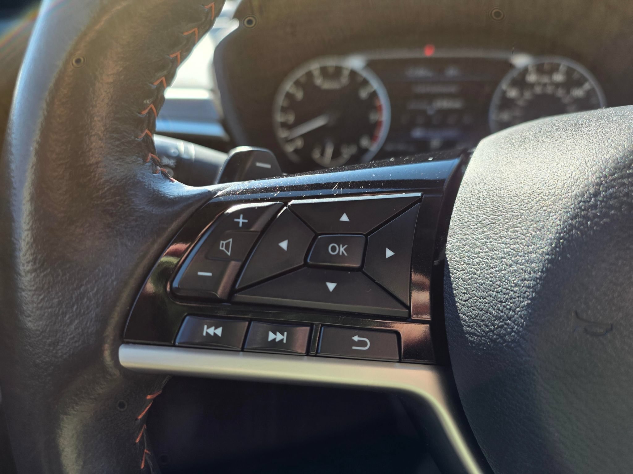 Used 2024 Nissan Altima 2.5 SR FWD image 19