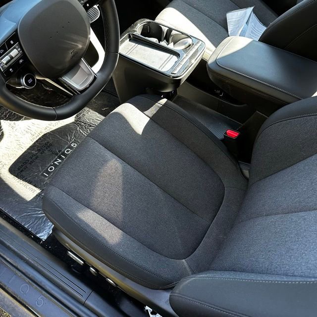 Certified 2025 Hyundai Ioniq 5 SE AWD/4WD image 8