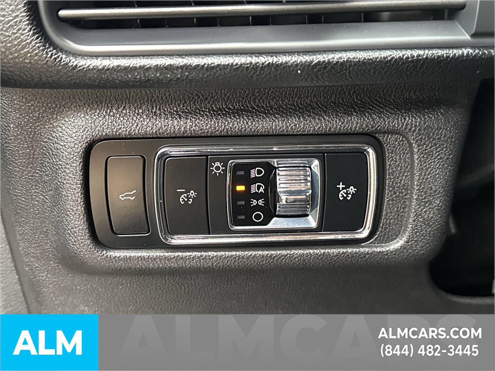 Used 2024 Lincoln Corsair AWD image 37