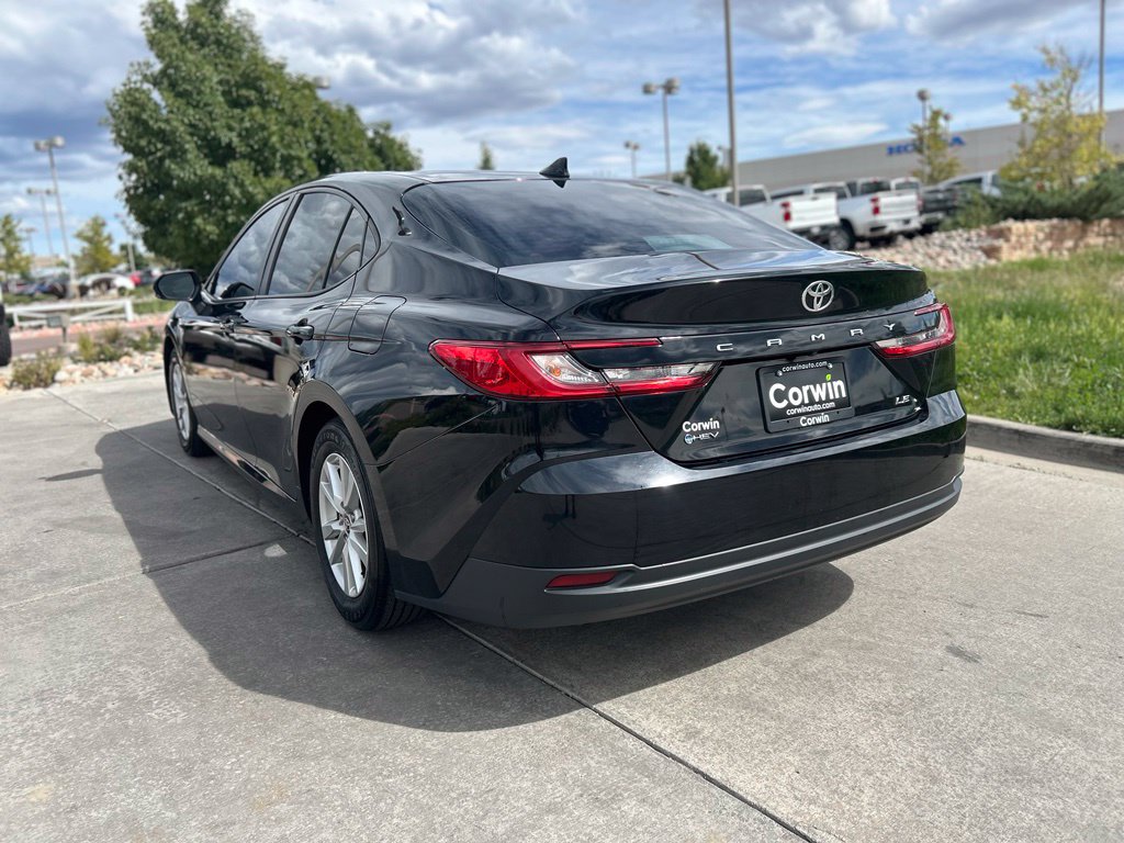 Used 2025 Toyota Camry LE FWD image 5