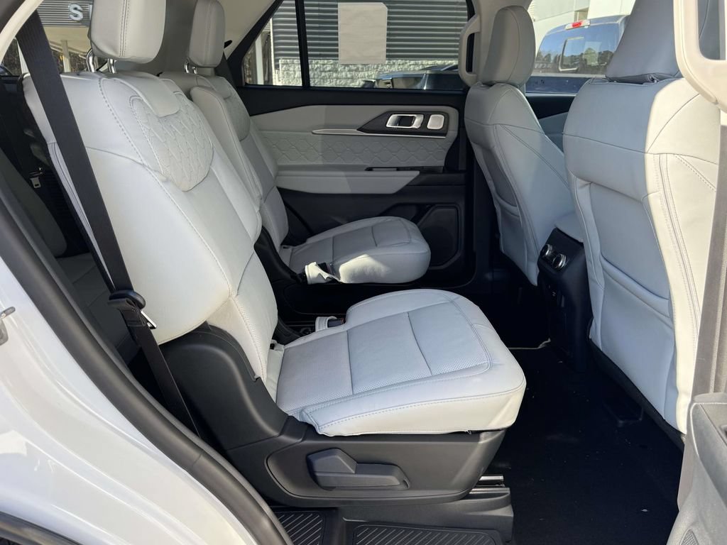 New 2026 Ford Explorer Platinum w/ LUX Leather Package AWD/4WD image 14