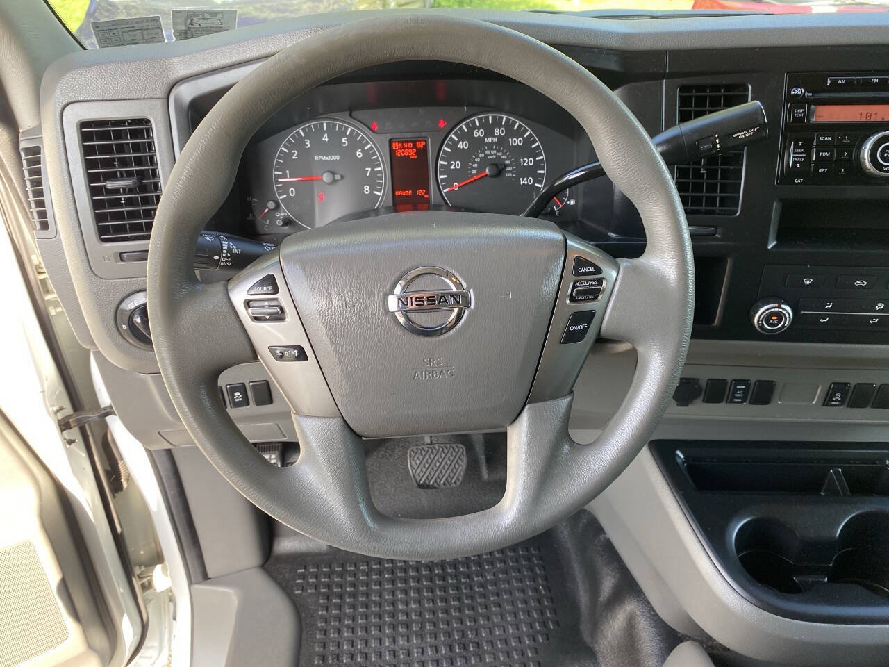 Used 2016 Nissan NV 2500 SV RWD image 12