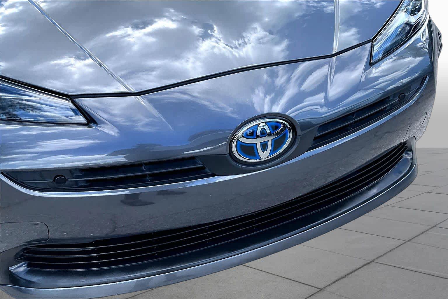 Used 2019 Toyota Prius Limited FWD image 30