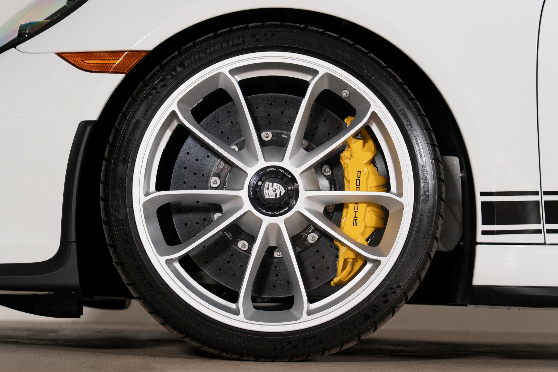 Used 2016 Porsche 911 R image 41