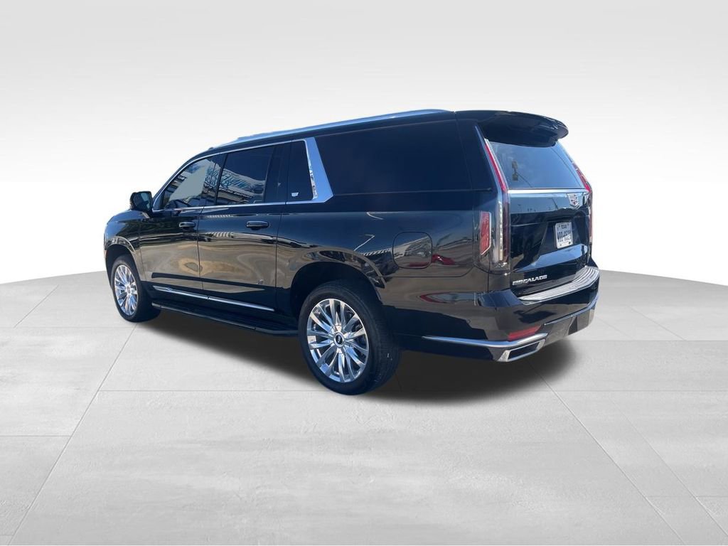 Used 2024 Cadillac Escalade ESV Premium Luxury RWD image 3