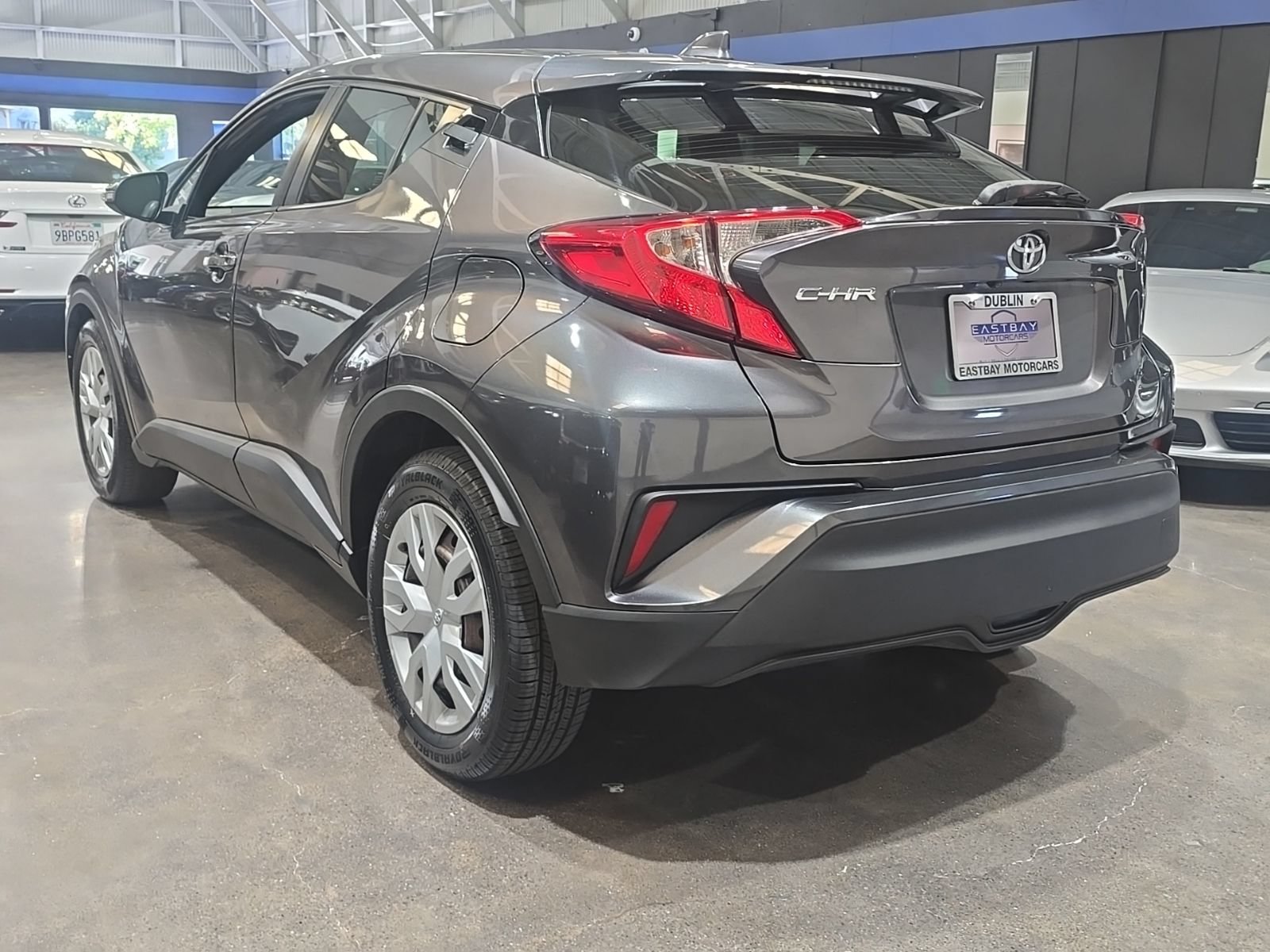 Used 2019 Toyota C-HR LE FWD image 8