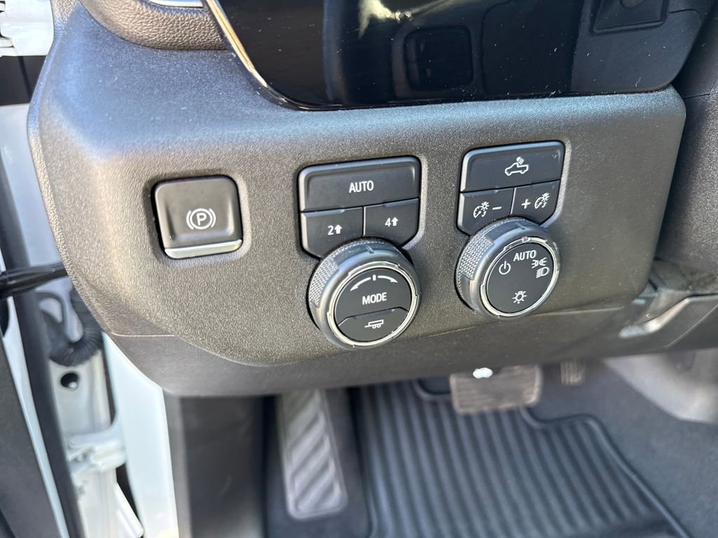 Used 2023 Chevrolet Silverado 1500 LT image 33