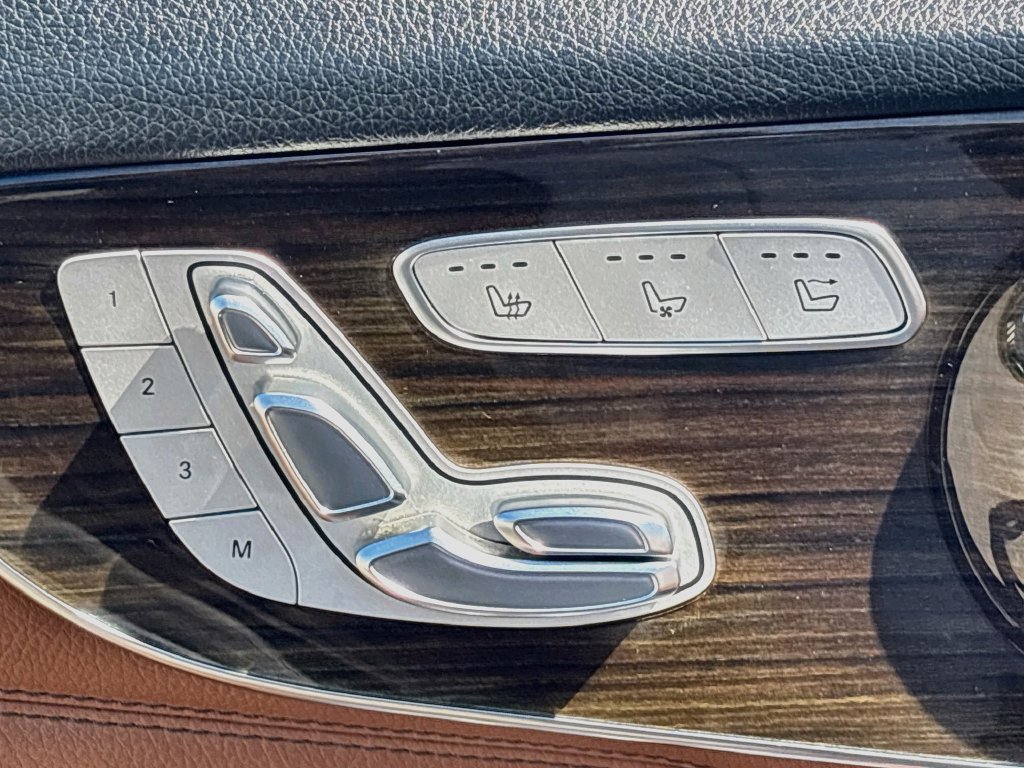 Used 2018 Mercedes-Benz C 300 4MATIC Cabriolet image 19