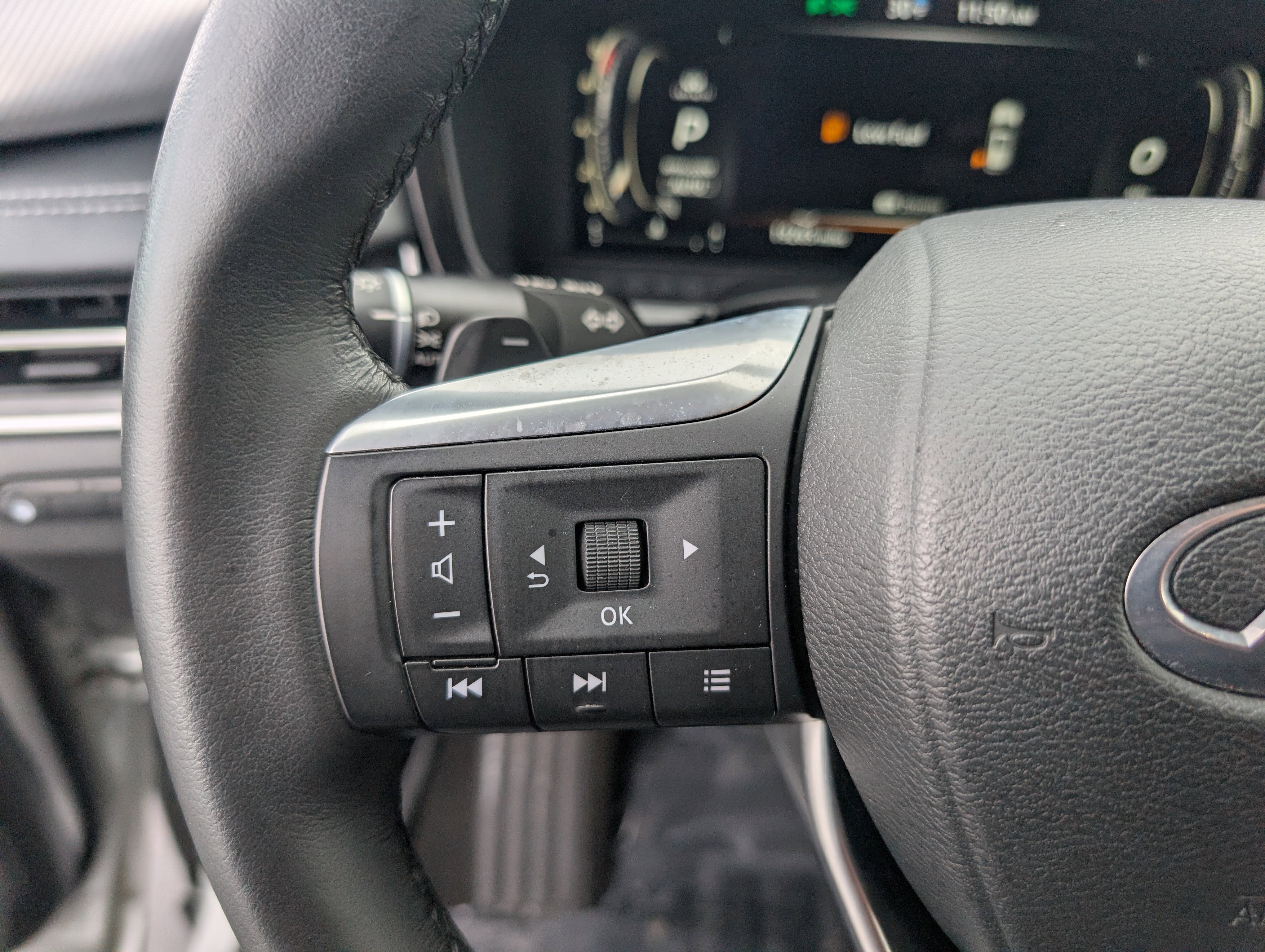 Used 2023 INFINITI QX60 Luxe image 16