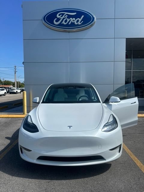 Used 2024 Tesla Model Y Performance AWD/4WD image 1