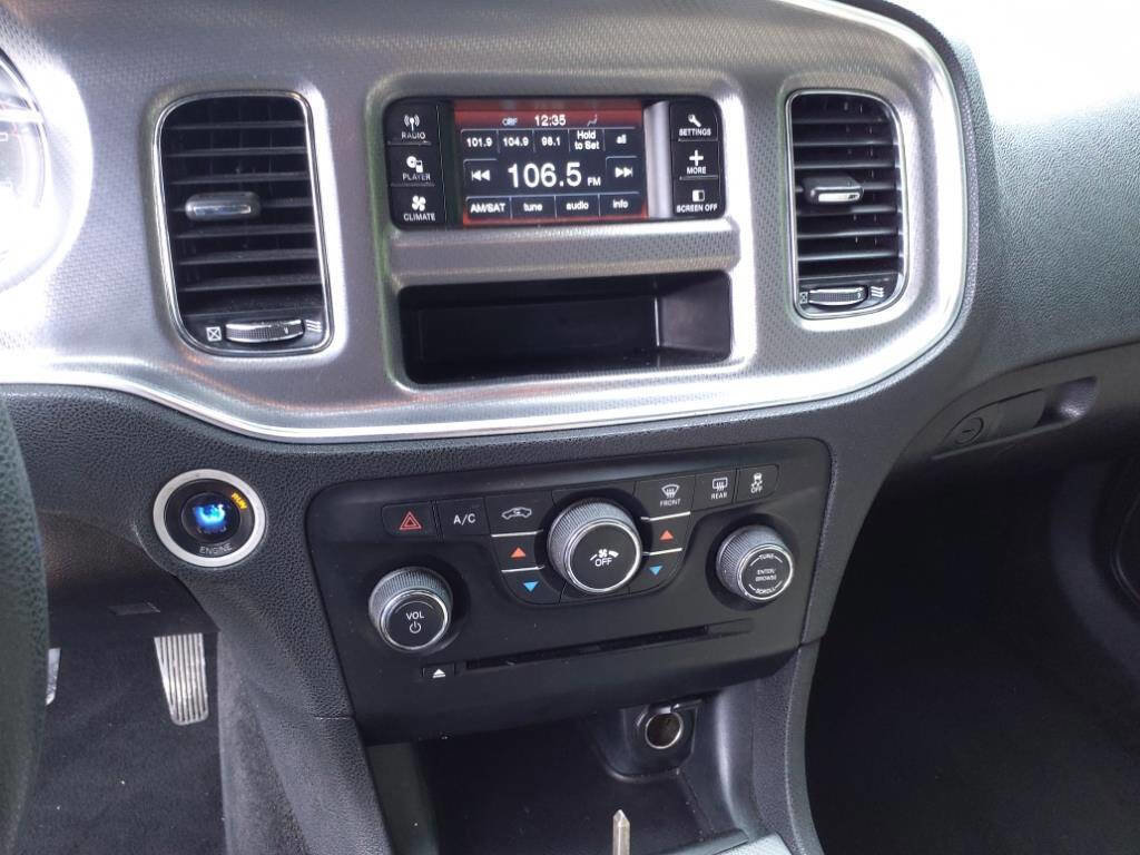 Used 2012 Dodge Charger SE RWD image 14