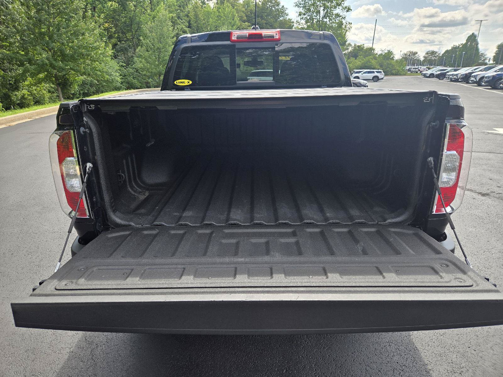 Used 2017 GMC Canyon SLE w/ SLE Convenience Package AWD/4WD image 9