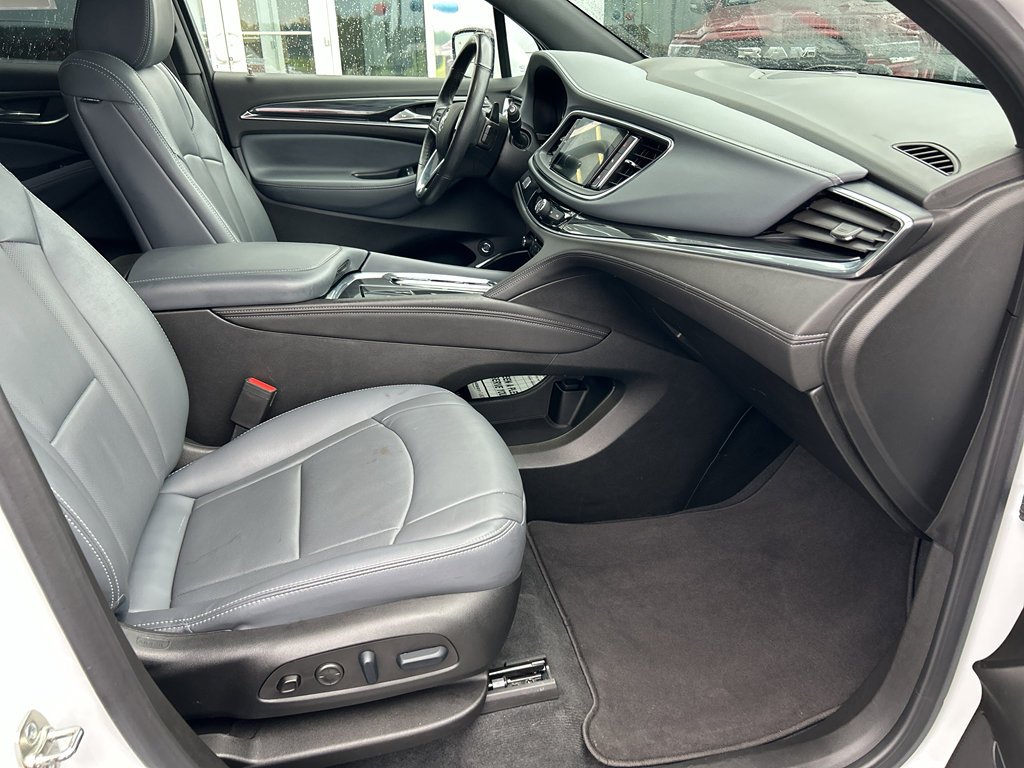 Used 2024 Buick Enclave Premium image 19