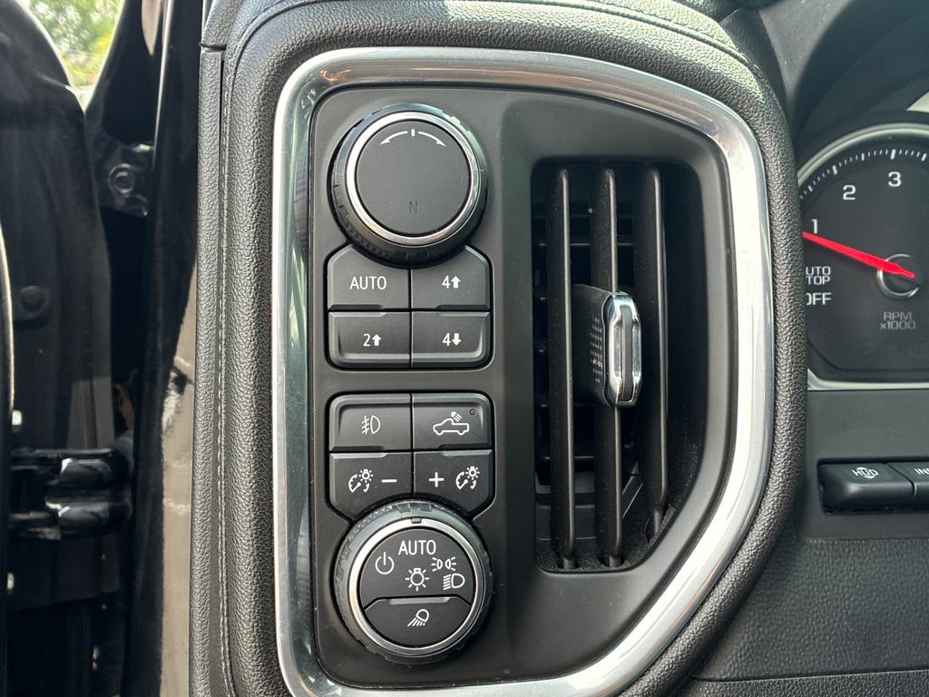 Used 2019 Chevrolet Silverado 1500 LTZ w/ LTZ Premium Package AWD/4WD image 13